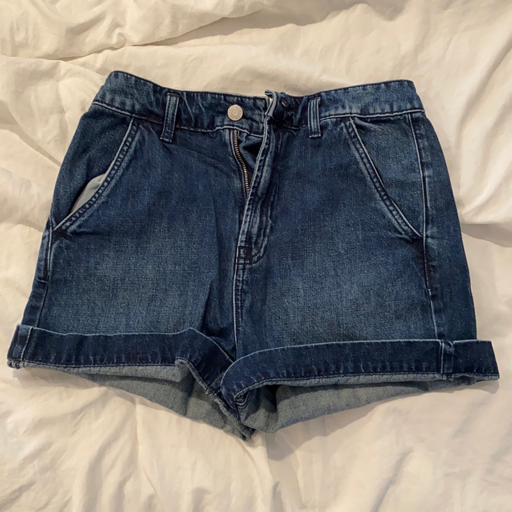 GAP- high waisted shorts